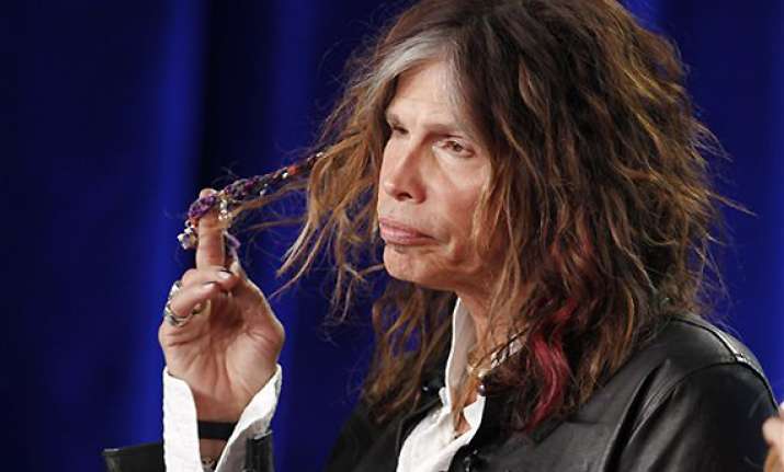 steven tyler defends national anthem performance