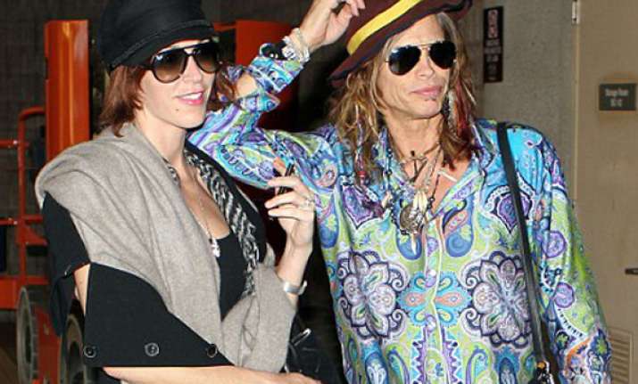 steven tyler gets engaged to girlfriend