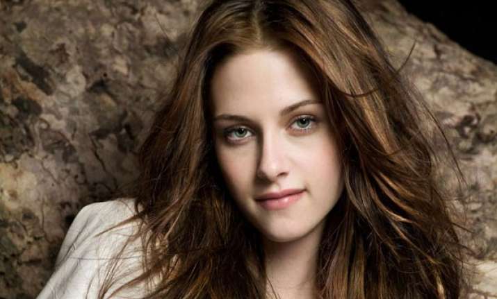 stewart to auction dress for sandy victims