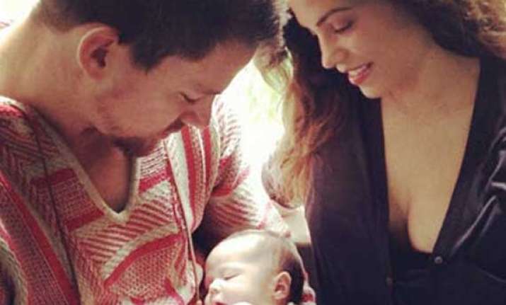tatum entertains daughter with beatboxing