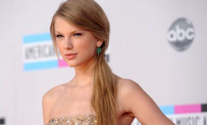 taylor swift safe and sound hunger games single