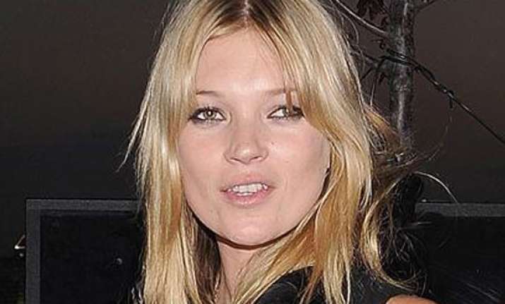 teenage moss cried before going topless