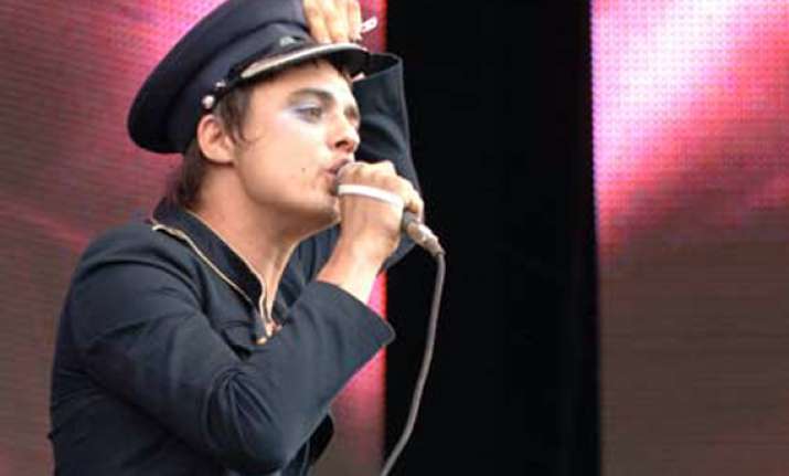 uk singer pete doherty given jail warning