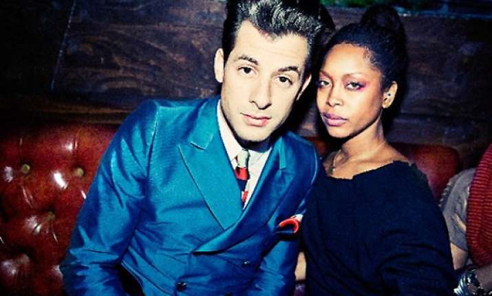 no barriers or genre lines for badu and ronson