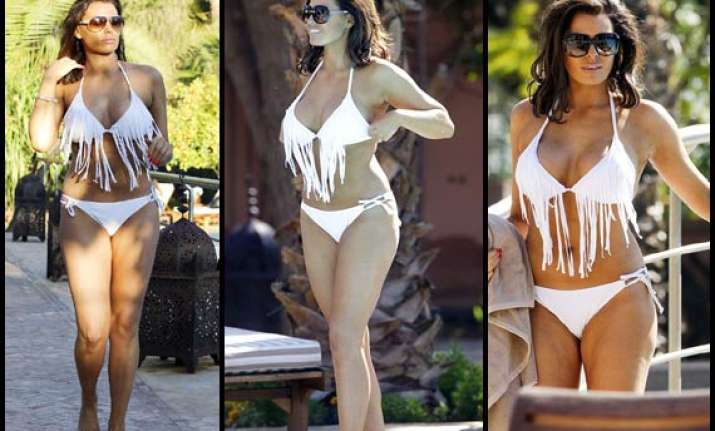 hot jessica wright shows curves in a bizarre bikini see pics