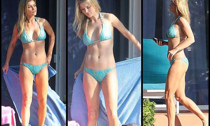 hot joanna krupa flaunts body in lace bikini see pics