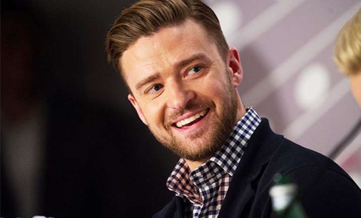 timberlake thrills bar staff with hefty tip