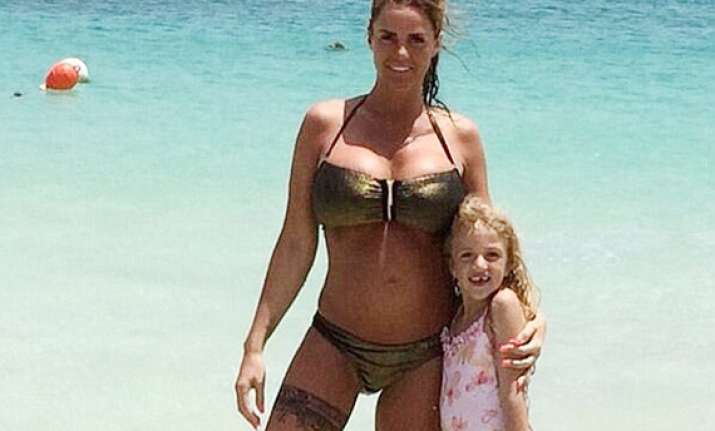 hot katie price six months pregnant still felt no symptoms