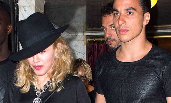 is madonna dating 26 year old choreographer