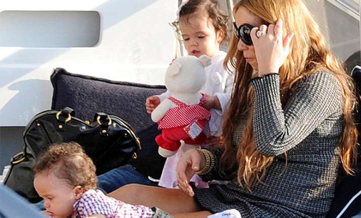 mariah carey finds her twins fantastic