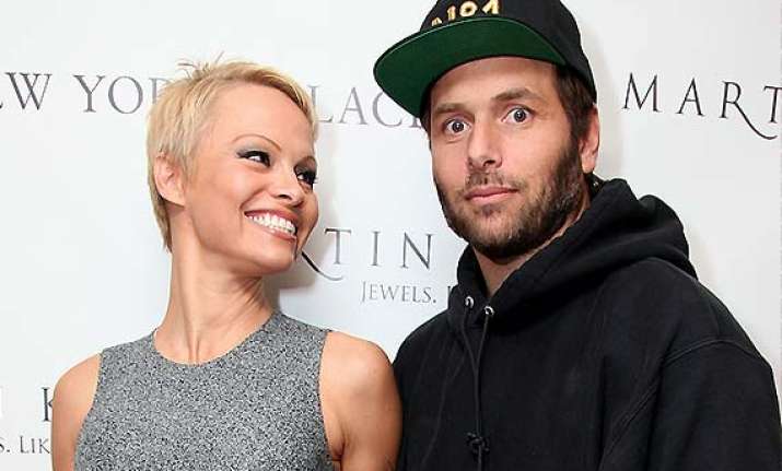 no mood to divorce pamela anderson withdraws her plea for