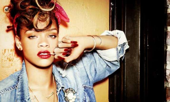 rihanna blames accountant for bankruptcy