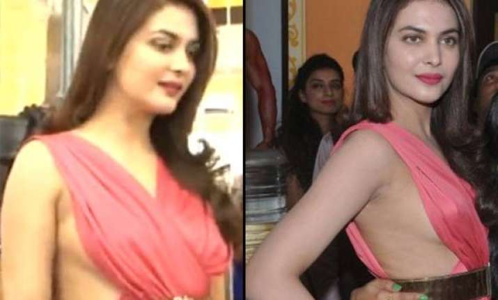 ankita shorey reveals her side bosoms faces a tragic