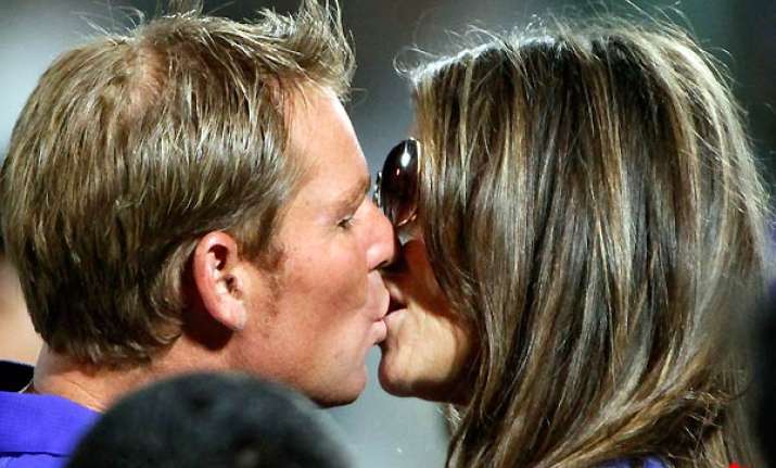 hours after royal kiss shane liz kiss in jaipur