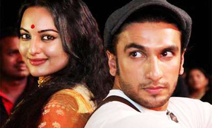 i am not dating anyone says sonakshi