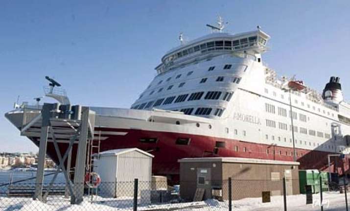 dramatic rescue of 1 000 people trapped in baltic sea ice