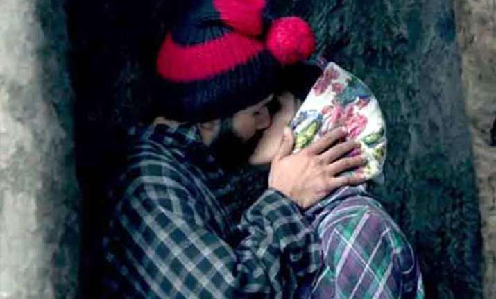 Top Bollywood Kisses Of 2014 View Pics Masala News India Tv