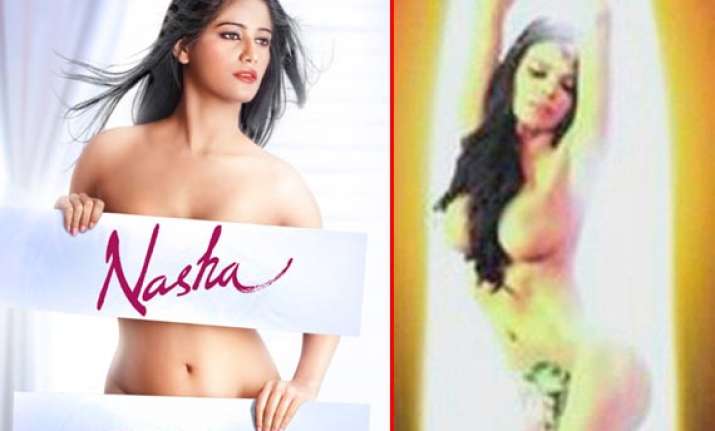 poonam pandey gives sherlyn chopra a run for money with
