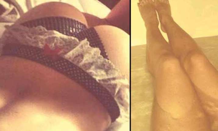 poonam pandey showcases her new lingerie view pics