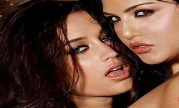 sunny leone to lock lips with minissha lamba on screen