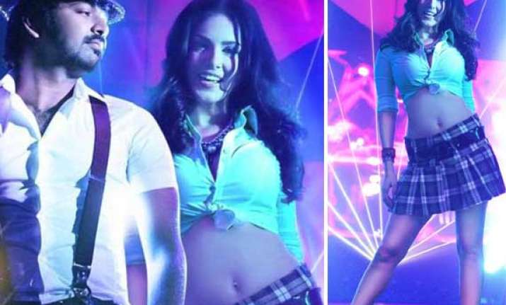 sunny leone turns seductive school girl for kulfi view pics