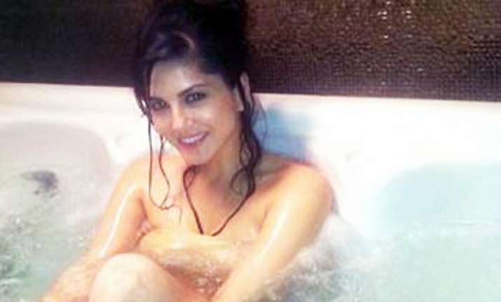Sunny Leone In Bathtub To Sex Up Jism 2 Masala News India Tv