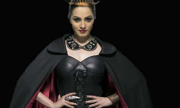 anita hassanandani s styling for devil look in fanaah