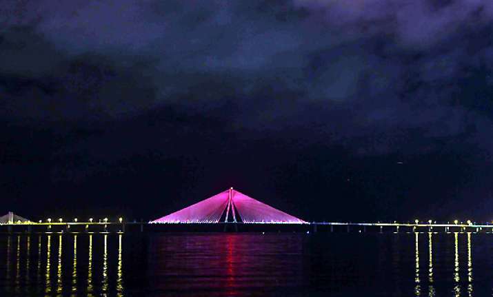 it s pink for bandra worli sea link see pics