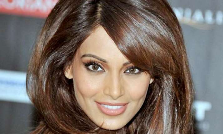 Bipasha is in love with new hairdo