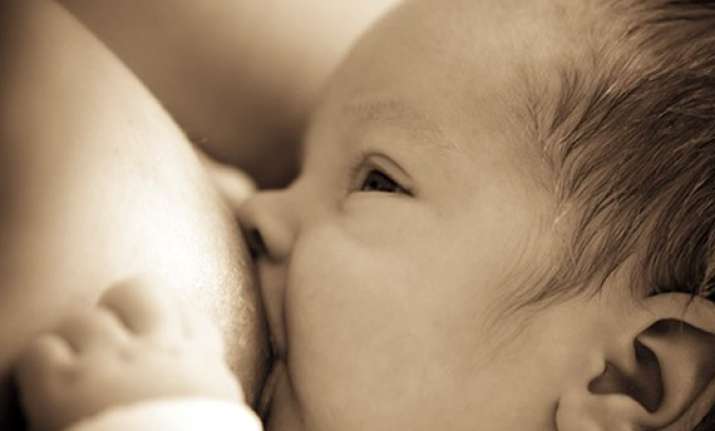 avoid stomach obstruction in infants choose breast feeding