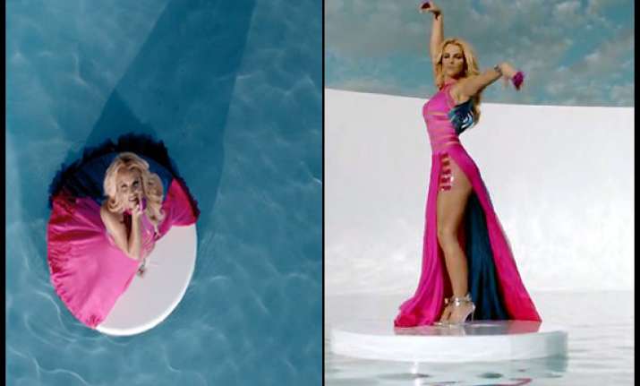 britney spears dons falguni shane designs in her new video