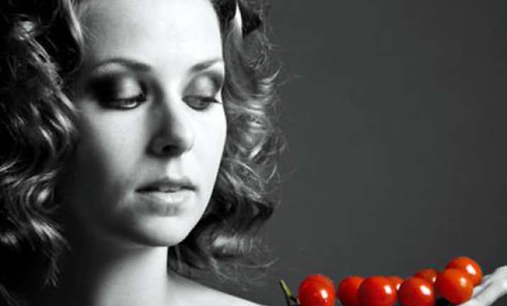 eating tomatoes lowers stroke risk