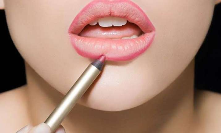 how to choose right lip colour this festive season