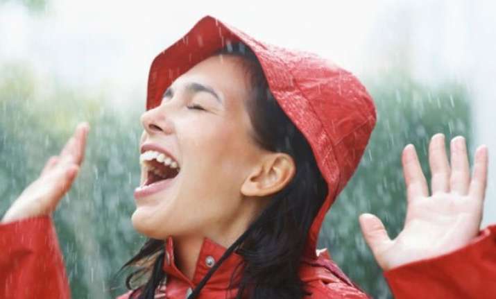 use tea tree oil fruits to rainproof skin
