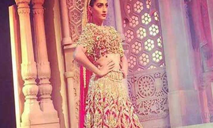 sonam s bridal avatar for abu jani sandeep khosla s ibfw