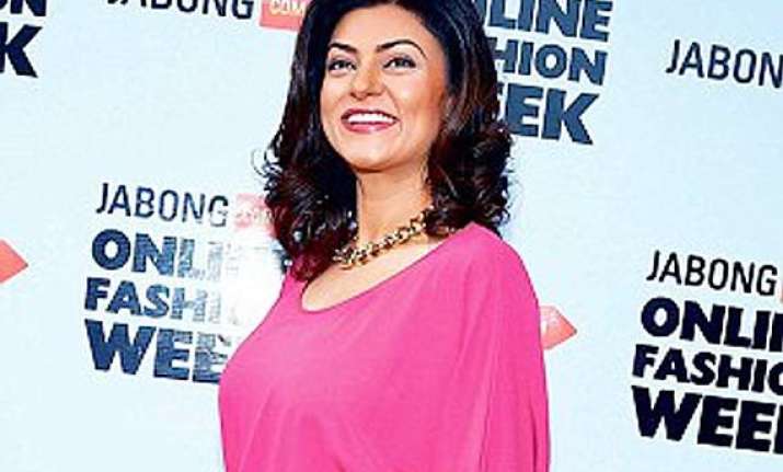 sushmita sen praises online shopping promotes jabong online