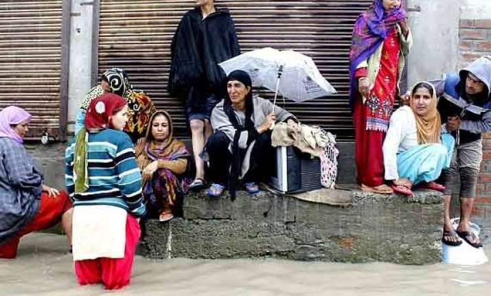 art exhibition generates rs.60 000 for kashmir flood victims