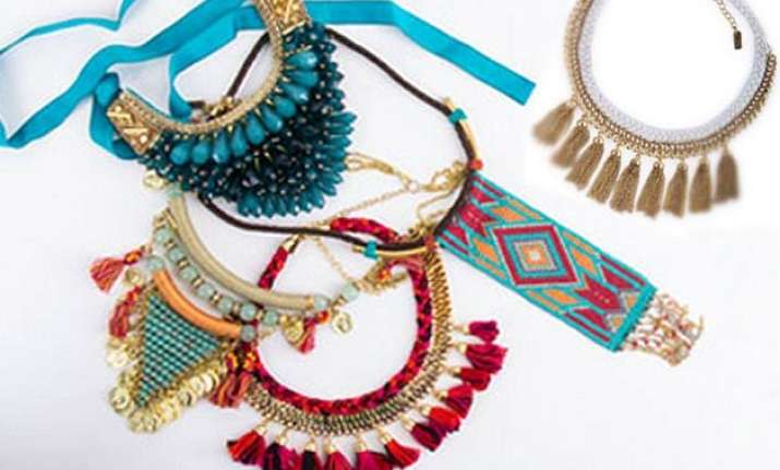 light neck jewellery for summers