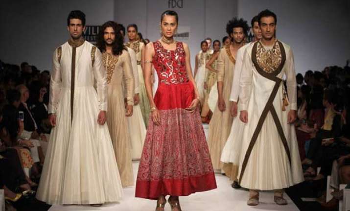 india fashion week 2015 samant chauhan makes white hued