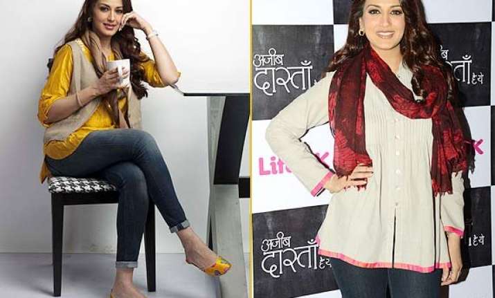 sonali bendre s ajeeb daastaan hain ye style kurtis jeans