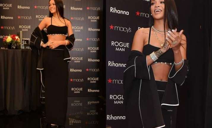 rihanna stuns crowd in black ensemble see pics