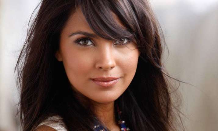 lara dutta s way to health with oral hygiene