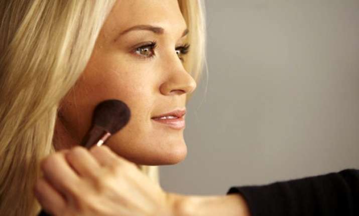 makeup makes carrie underwood feel better