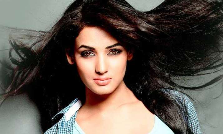 sonal chauhan doles out style tips