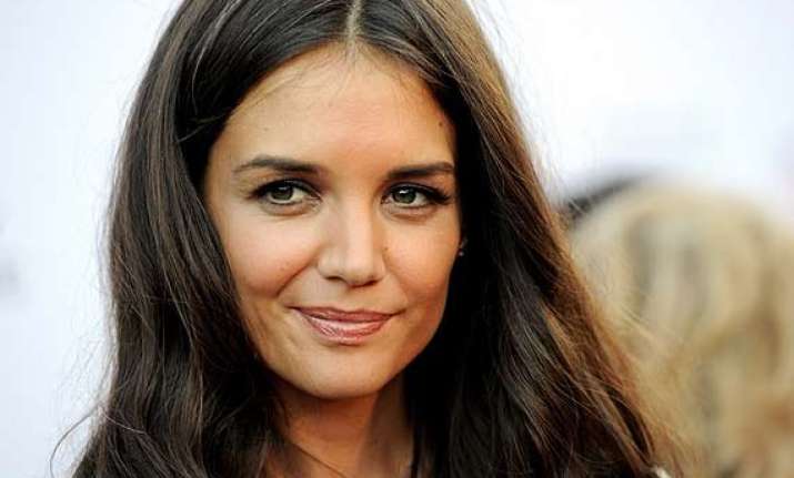 katie holmes doles out beauty tips for moms on move