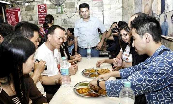 ramzan food walk reveals old delhi s culinary delights
