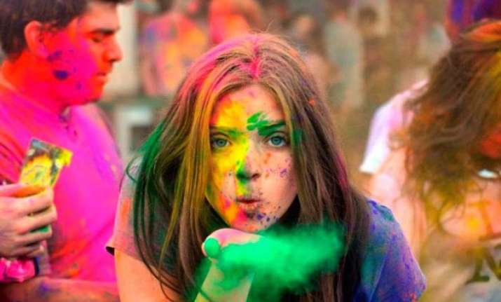 save sensitive skin during holi