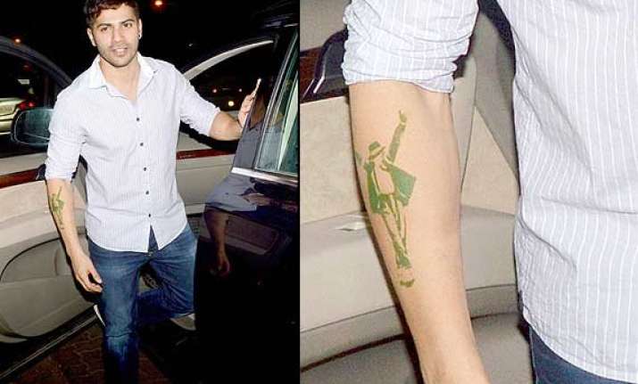 Varun Dhawan flaunts a MJ tattoo, joins the tattoo brigade of Bollywood