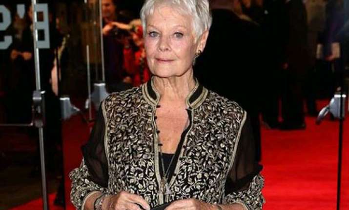judi dench wears indian creation again see pics