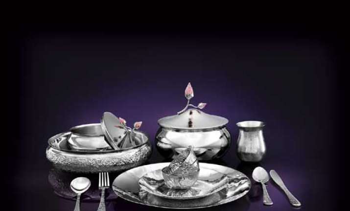 let your dinner set bloom